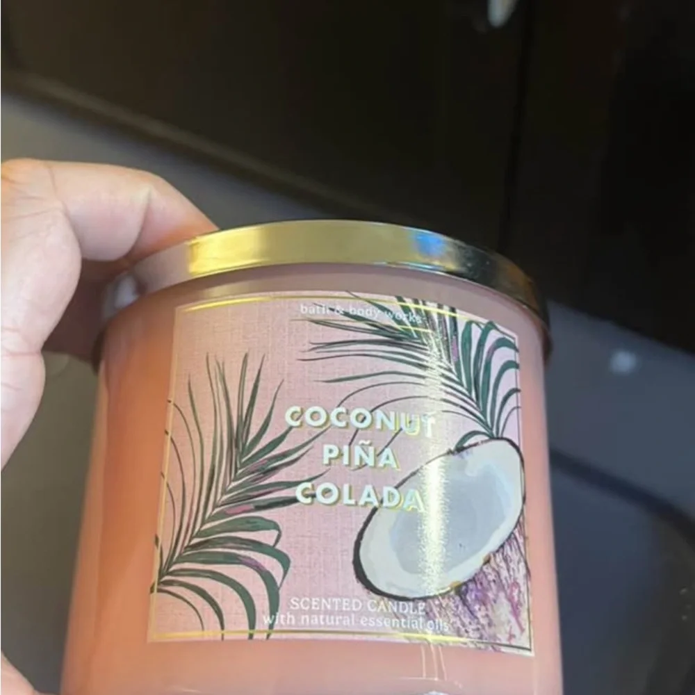 Bath & Body Works Coconut Piña Colada Scented Candle - Pink and Gold - Picture 1 of 3